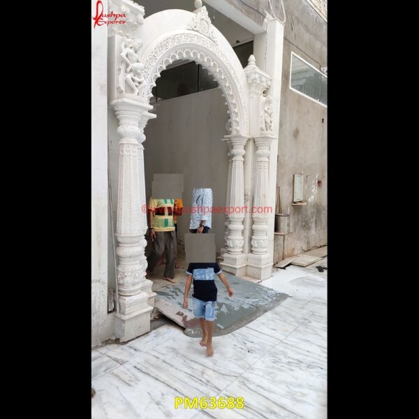 Entrance Gate Of White Stone PM63688 front door stone pillars,gate stone pillars,granite columns and pillars,granite entrance pillars,granite round pillar,granite stone pillars,greek marble columns,green marble pillar.jpg